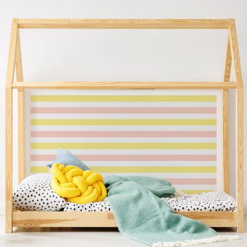 Cabecero de cama de vinilo Infantil Rayado Amarillo y Rosa detalle cama