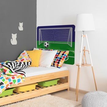 Habitación infantil cabecero de cama portería de futbol noche