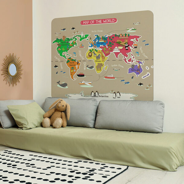 Habitación infantil cabecero de cama mapa del mundo colorido
