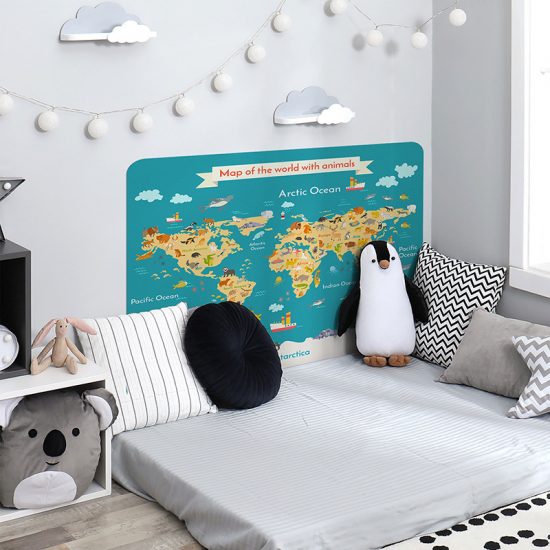 Habitación infantil cabecero de cama mapa mundi animals