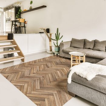 Alfombra vinílica Parquet Espiga Larga comedor